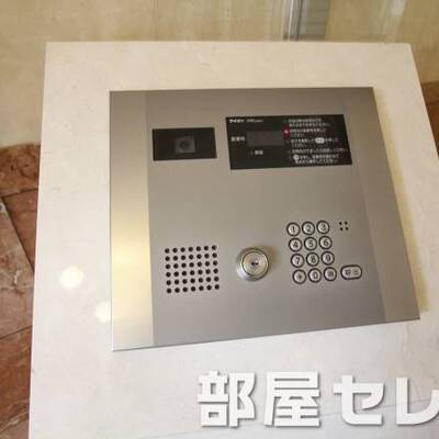 
						オートロック完備。