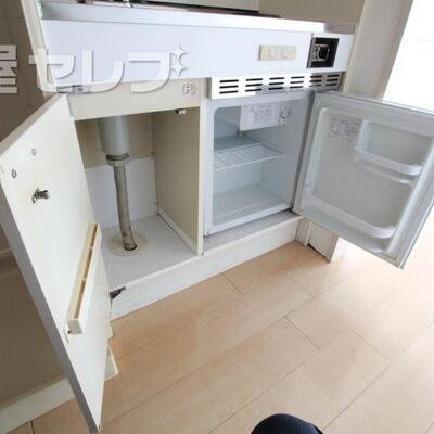 
						冷蔵庫は設備外