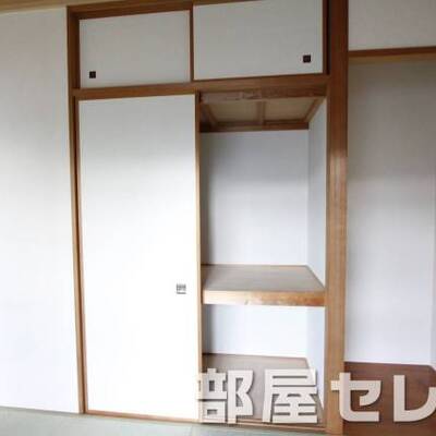 
						各部屋に収納あります。