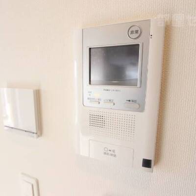 
						オートロックです