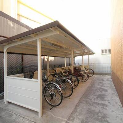 
						206号室内装写真参照