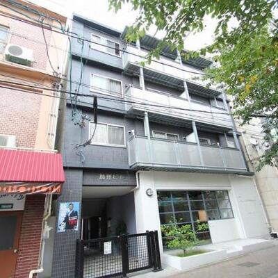 
						2010年改装済みの綺麗なマンションです。