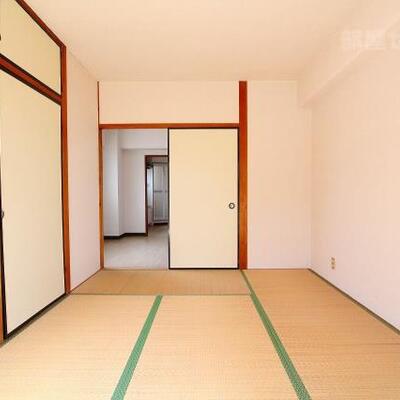 
						落ち着いてくつろげる和室のお部屋です。