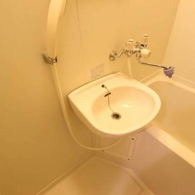 
						※別の部屋の写真です。