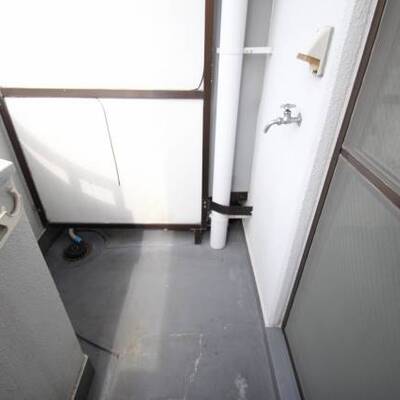 
						洗濯機置き場です。
