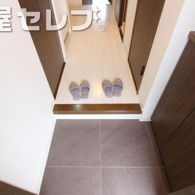 
						ゴミ置き場。