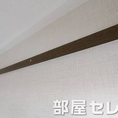 
						ハンガー掛け。イメージ写真