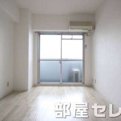 
						白を基調にしたお部屋です。