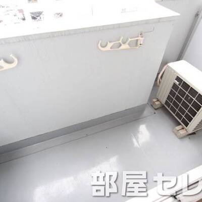 
						洗濯物が隠せれます。