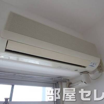 
						冷暖房エアコン。