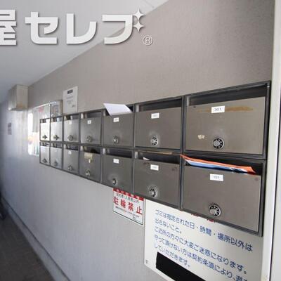 
						ゴミ置き場あって便利。