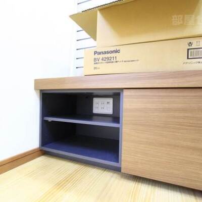 
						階数により壁紙のデザインが異なります