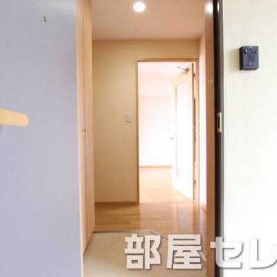 
						玄関から見たところ。