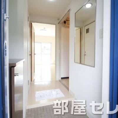 
						玄関口。