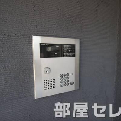 
						オートロック完備。
