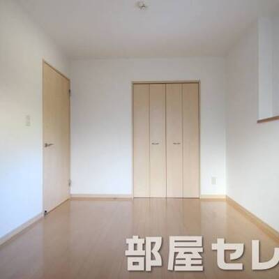 
						寝室。