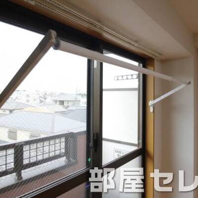 
						室内物干し。