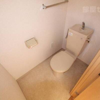
						※402号室内装写真参照