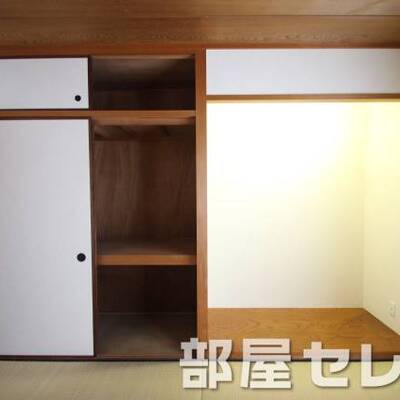 
						床の間もあります。