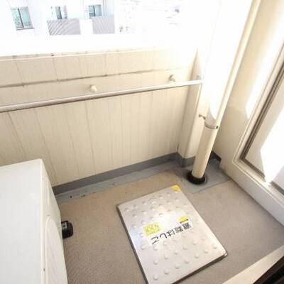 
						南西向きのベランダです