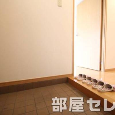 
						玄関口。