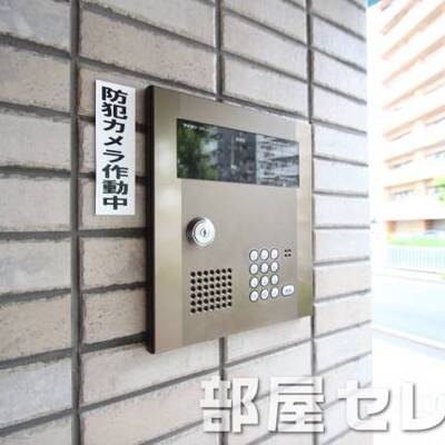 
						オートロック完備。
