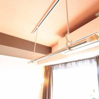 
						室内でも洗濯物が干せます