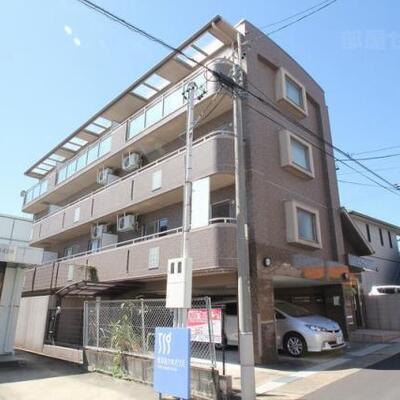 
						本郷駅近くの建物です。