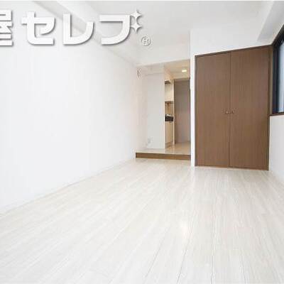 
						白を基調とした明るいお部屋です。