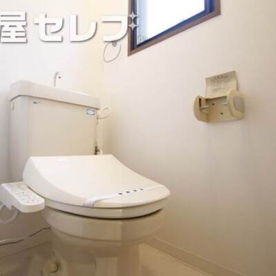 
						窓がついたトイレです。