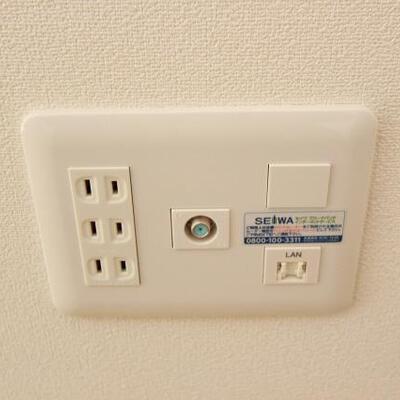 
						インターネット無料ですよ。