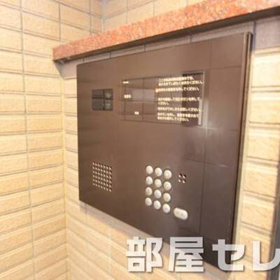 
						オートロック。