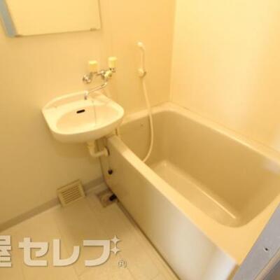 
						バスルームです。