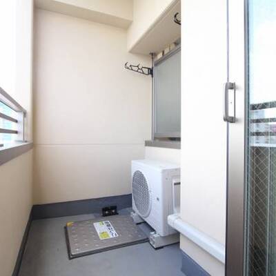 
						日当たりの良いバルコニーです