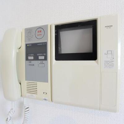 
						エントランスのオートロックと連動しています。