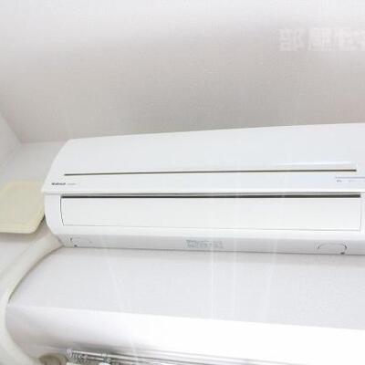 
						エアコン付きで夏も冬も快適です。
