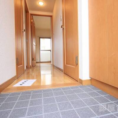 
						靴もたくさん入りますね