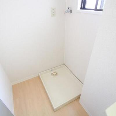 
						室内洗濯機置き場です。