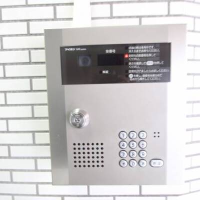 
						オートロック完備。