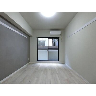 
						角部屋の写真を参照