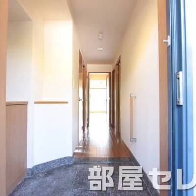 
						玄関口。