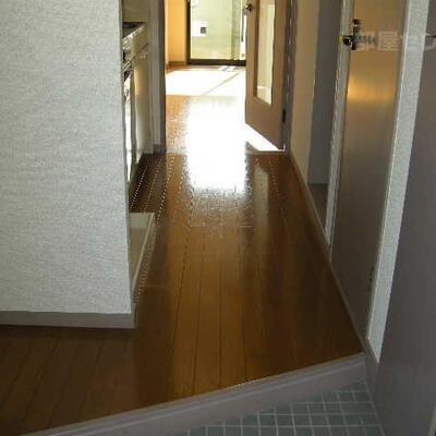 
						同タイプ206号室の画像