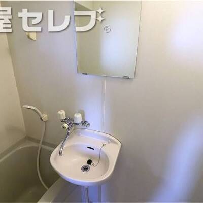 
						洋服もシワにならずに掛けれます。