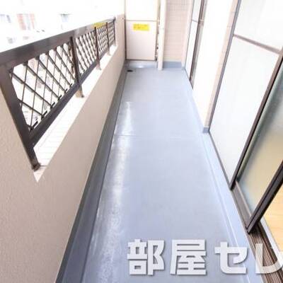 
						日当たりの良いバルコニーです。