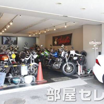 
						バイク屋。