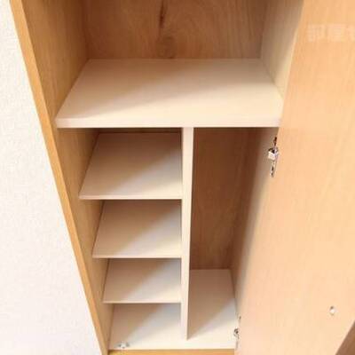
						下駄箱きれいです。