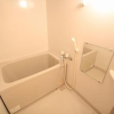 
						棚もあり使いやすいお風呂です。（イメージ）