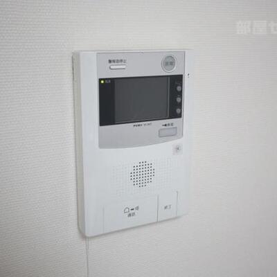 
						インターホンはTV付きです。（イメージです）