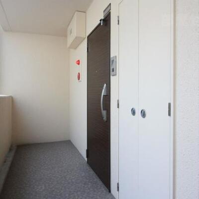 
						角部屋の玄関です。（イメージ）