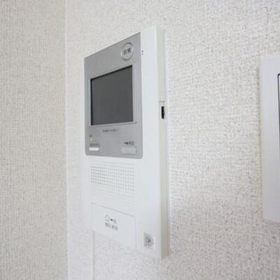 
						テレビモニターホンで来客時も確認することができます。（イメージ）